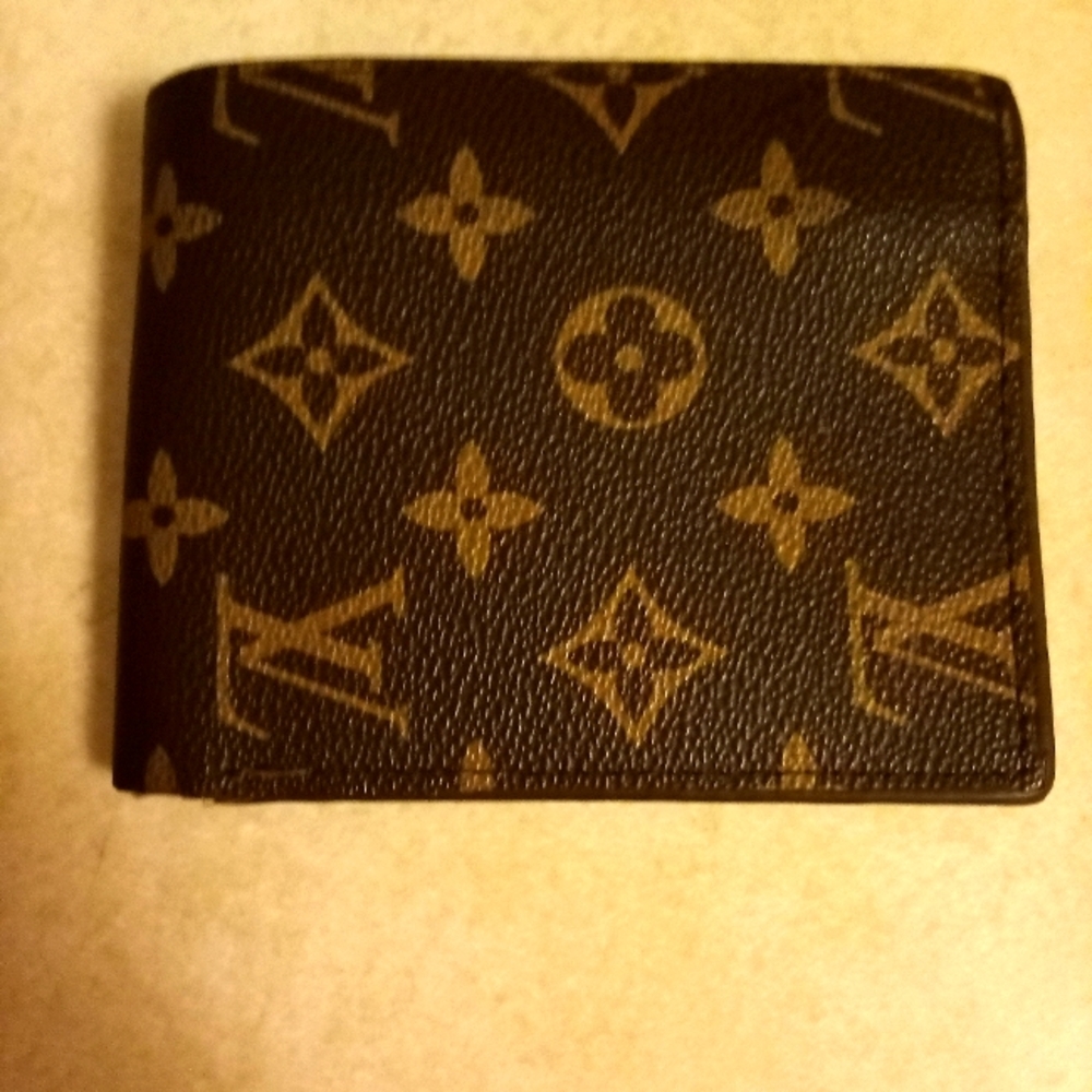 Authentic Men's Louis Vuitton Wallet